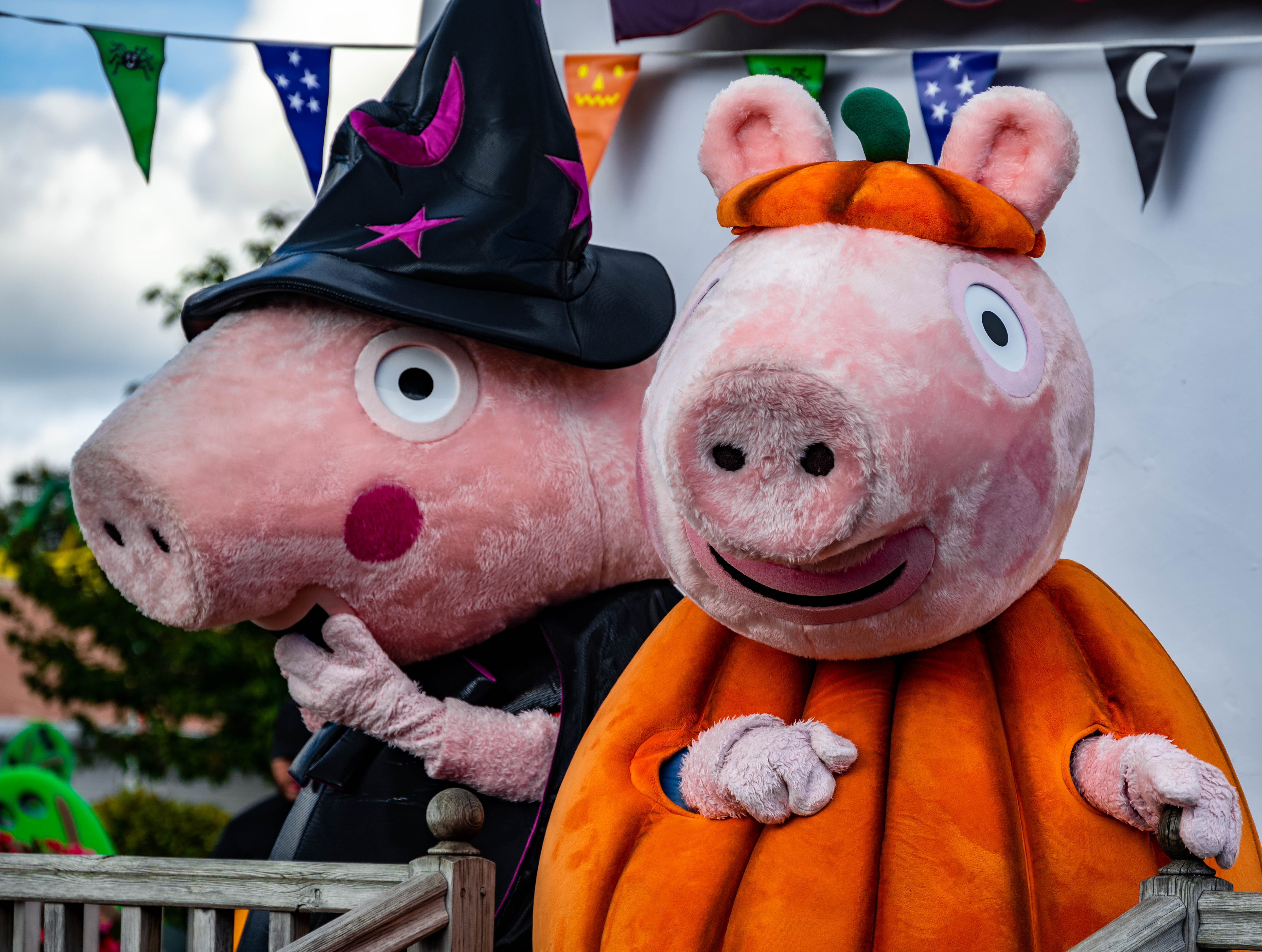 Halloween entertainment and decorations at Paultons Park