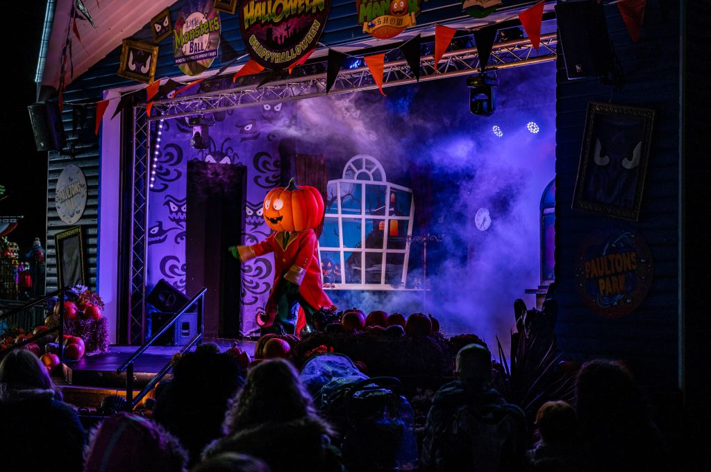 Peppa Pig World Halloween fun at Paultons Park